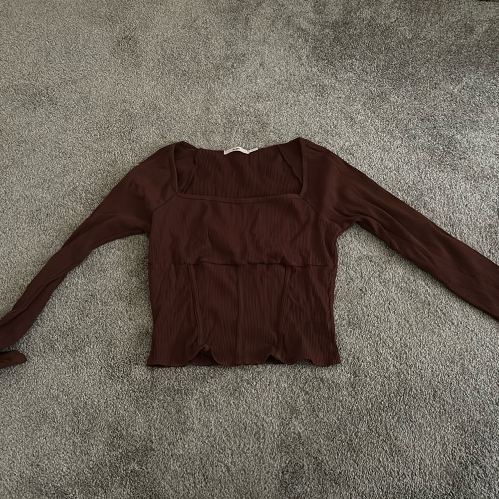 Dark brown fitted top